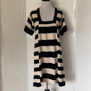 STRIPED SHIFT DRESS.